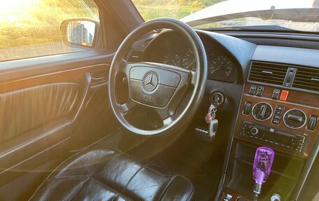 Mercedes-Benz C-Класс, 1995 год, 329 000 рублей, 3 фотография