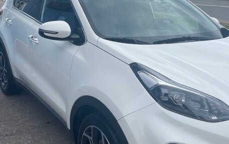 KIA Sportage IV рестайлинг, 2020 год, 2 550 000 рублей, 4 фотография