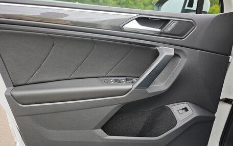 Volkswagen Tiguan II, 2019 год, 2 450 000 рублей, 21 фотография