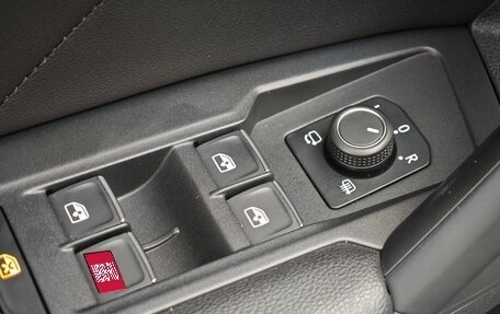 Volkswagen Tiguan II, 2019 год, 2 450 000 рублей, 22 фотография