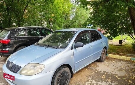 Toyota Corolla, 2004 год, 650 000 рублей, 3 фотография