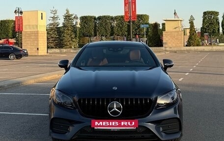 Mercedes-Benz E-Класс, 2018 год, 5 890 000 рублей, 3 фотография