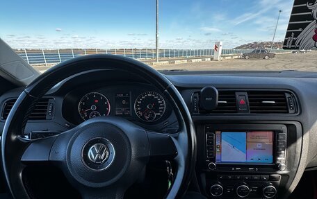 Volkswagen Jetta VI, 2013 год, 860 000 рублей, 2 фотография