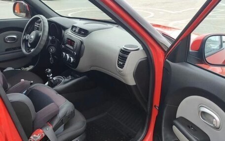 KIA Soul II рестайлинг, 2015 год, 1 000 000 рублей, 6 фотография