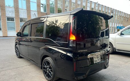 Honda Stepwgn IV, 2019 год, 2 550 000 рублей, 4 фотография