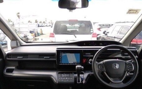 Honda Stepwgn IV, 2019 год, 2 550 000 рублей, 18 фотография