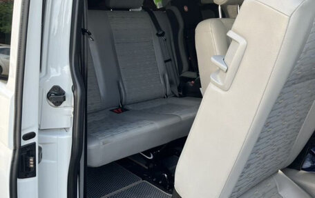 Volkswagen Transporter T5 рестайлинг, 2011 год, 1 660 000 рублей, 12 фотография