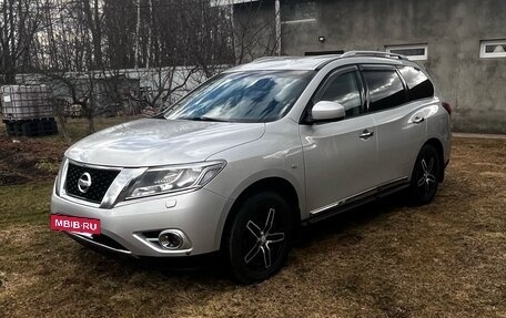Nissan Pathfinder, 2015 год, 2 100 000 рублей, 2 фотография