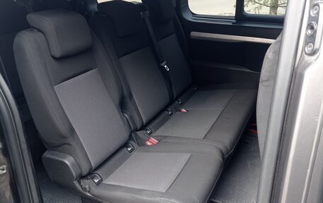Peugeot Traveller I, 2017 год, 1 850 000 рублей, 14 фотография
