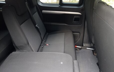 Peugeot Traveller I, 2017 год, 1 850 000 рублей, 16 фотография