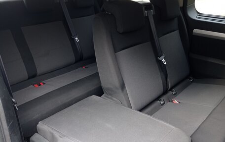 Peugeot Traveller I, 2017 год, 1 850 000 рублей, 15 фотография