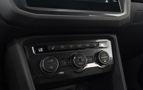 Volkswagen Tiguan II, 2019 год, 2 576 321 рублей, 12 фотография