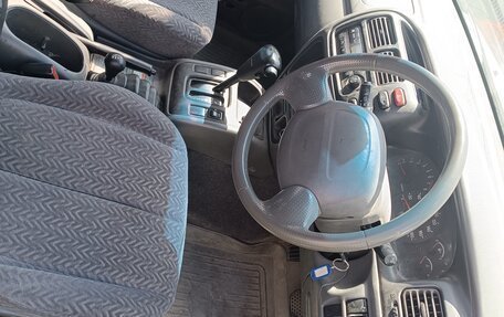 Suzuki Escudo III, 2002 год, 380 000 рублей, 4 фотография