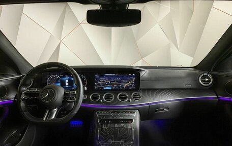 Mercedes-Benz E-Класс, 2021 год, 4 580 000 рублей, 10 фотография