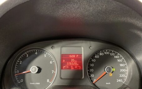 Volkswagen Polo VI (EU Market), 2011 год, 629 000 рублей, 11 фотография