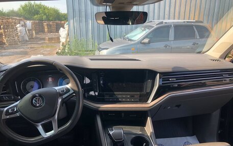 Volkswagen Touareg III, 2018 год, 3 730 000 рублей, 5 фотография