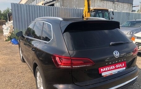 Volkswagen Touareg III, 2018 год, 3 730 000 рублей, 4 фотография