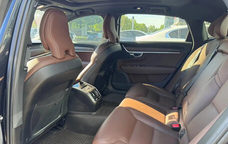 Volvo S90 II рестайлинг, 2022 год, 3 163 000 рублей, 5 фотография