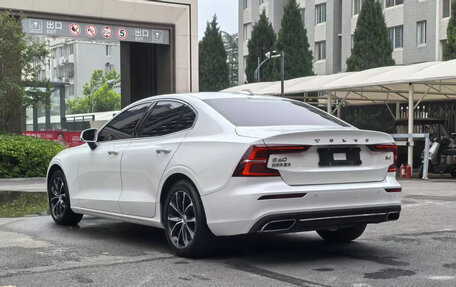 Volvo S60 III, 2022 год, 2 637 000 рублей, 2 фотография