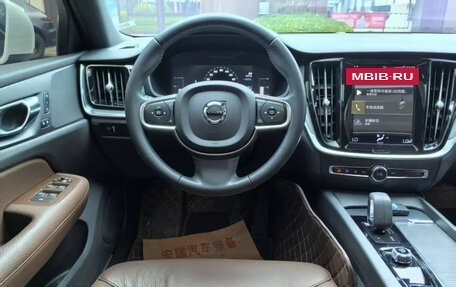 Volvo S60 III, 2022 год, 2 637 000 рублей, 5 фотография