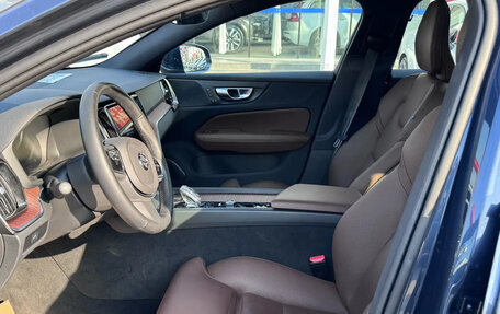 Volvo V60 II, 2024 год, 4 473 000 рублей, 3 фотография