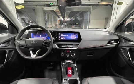 Chevrolet Tracker, 2025 год, 1 776 000 рублей, 4 фотография