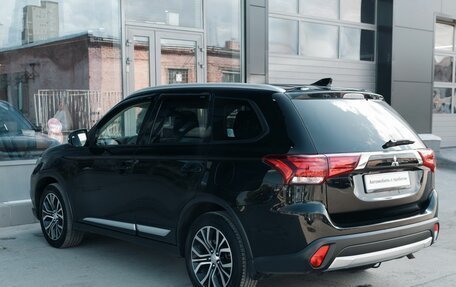 Mitsubishi Outlander III рестайлинг 3, 2018 год, 2 060 000 рублей, 7 фотография