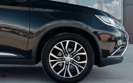 Mitsubishi Outlander III рестайлинг 3, 2018 год, 2 060 000 рублей, 9 фотография