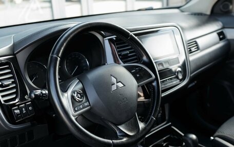 Mitsubishi Outlander III рестайлинг 3, 2018 год, 2 060 000 рублей, 11 фотография