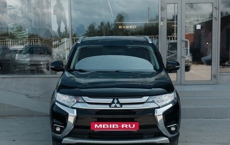 Mitsubishi Outlander III рестайлинг 3, 2018 год, 2 060 000 рублей, 2 фотография