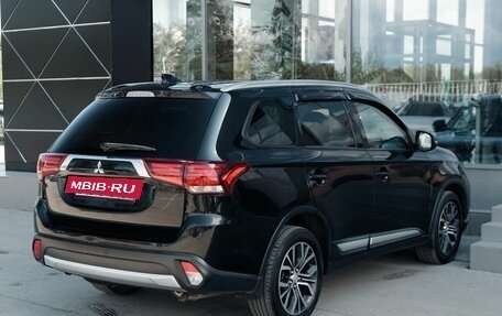 Mitsubishi Outlander III рестайлинг 3, 2018 год, 2 060 000 рублей, 5 фотография