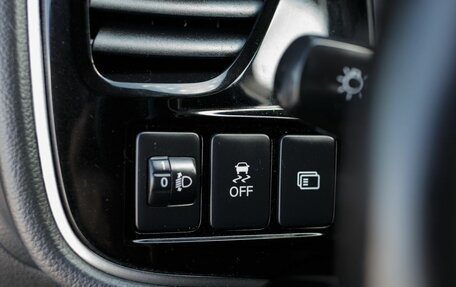 Mitsubishi Outlander III рестайлинг 3, 2018 год, 2 060 000 рублей, 21 фотография