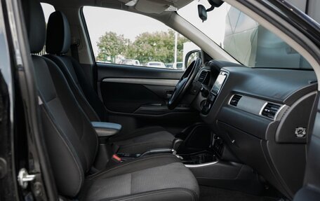 Mitsubishi Outlander III рестайлинг 3, 2018 год, 2 060 000 рублей, 22 фотография