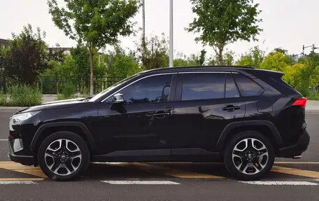 Toyota RAV4, 2022 год, 2 820 000 рублей, 8 фотография
