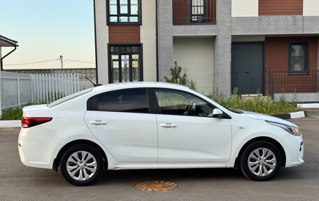KIA Rio IV, 2018 год, 1 085 000 рублей, 2 фотография