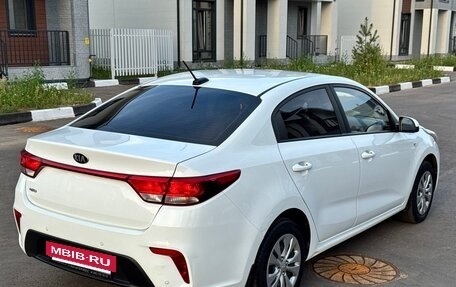 KIA Rio IV, 2018 год, 1 085 000 рублей, 3 фотография