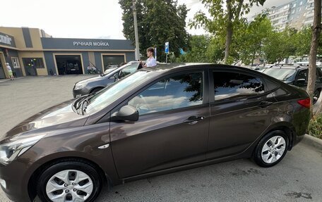 Hyundai Solaris II рестайлинг, 2014 год, 900 000 рублей, 4 фотография