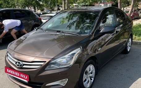 Hyundai Solaris II рестайлинг, 2014 год, 900 000 рублей, 2 фотография