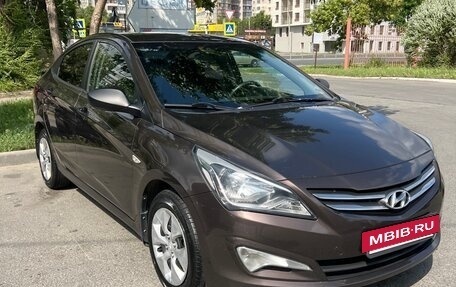 Hyundai Solaris II рестайлинг, 2014 год, 900 000 рублей, 3 фотография