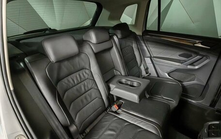 Volkswagen Tiguan II, 2019 год, 2 843 000 рублей, 13 фотография