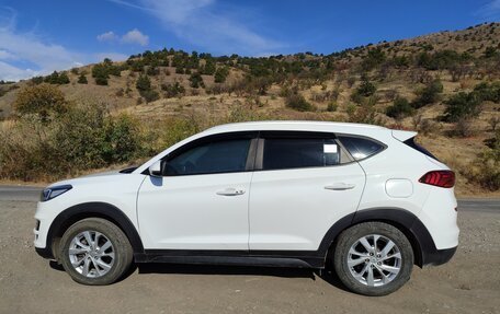 Hyundai Tucson III, 2019 год, 2 250 000 рублей, 2 фотография
