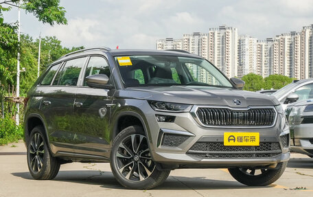 Skoda Kodiaq I, 2025 год, 3 260 000 рублей, 3 фотография