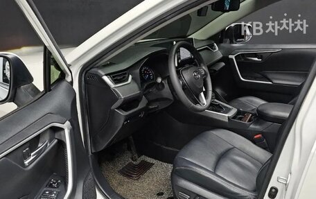 Toyota RAV4, 2020 год, 3 450 000 рублей, 8 фотография