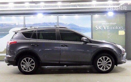 Toyota RAV4, 2019 год, 3 680 000 рублей, 3 фотография