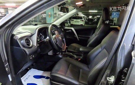 Toyota RAV4, 2019 год, 3 680 000 рублей, 6 фотография