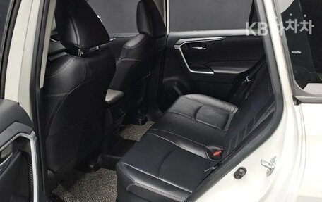 Toyota RAV4, 2020 год, 3 450 000 рублей, 9 фотография