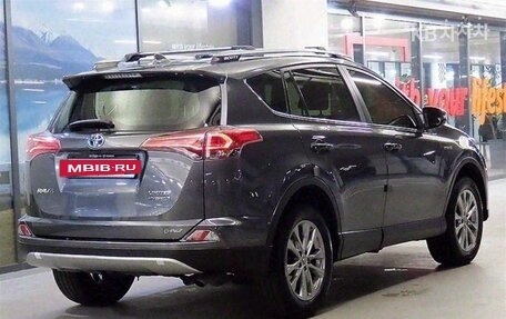 Toyota RAV4, 2019 год, 3 680 000 рублей, 4 фотография