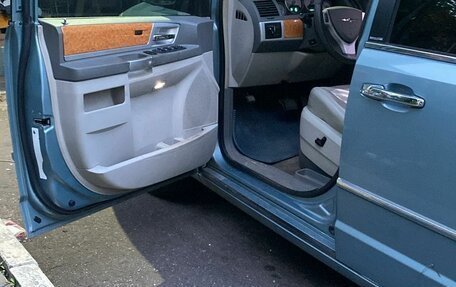 Chrysler Voyager IV, 2008 год, 1 350 000 рублей, 4 фотография