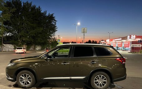 Mitsubishi Outlander III рестайлинг 3, 2017 год, 1 650 000 рублей, 6 фотография