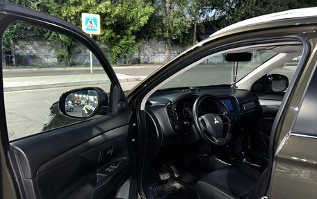 Mitsubishi Outlander III рестайлинг 3, 2017 год, 1 650 000 рублей, 7 фотография